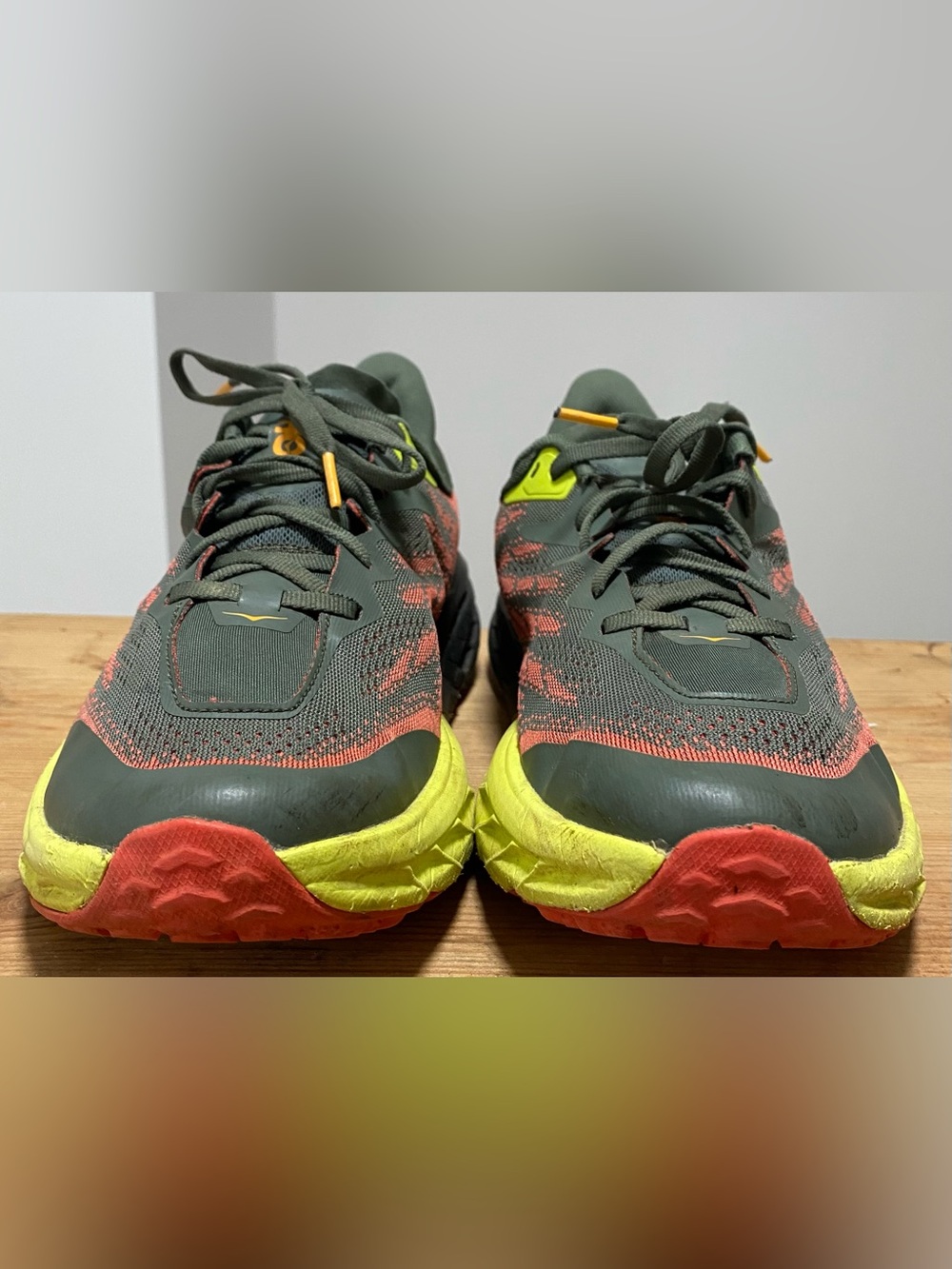 HOKA One One Speedgoat Men’s 10.5 Vibram Trail Running Shoes Green Orange